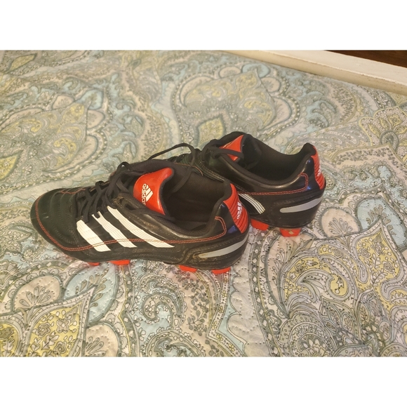 Soccer cleats - Picture 4 of 8